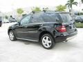 Black - ML 350 4Matic Photo No. 3