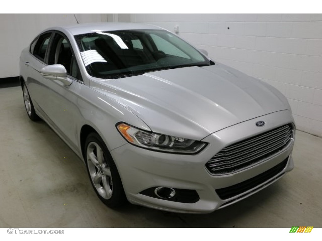 2016 Fusion SE - Ingot Silver Metallic / Charcoal Black photo #3