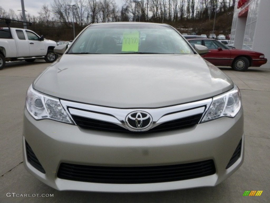 2014 Camry LE - Creme Brulee Metallic / Ivory photo #12