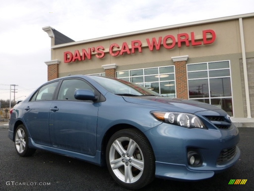 Tropical Sea Metallic Toyota Corolla