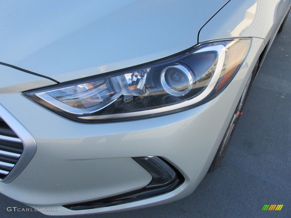 2017 Elantra SE - Beige / Beige photo #9