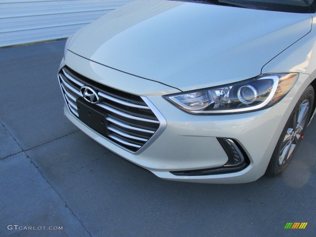 2017 Elantra SE - Beige / Beige photo #10