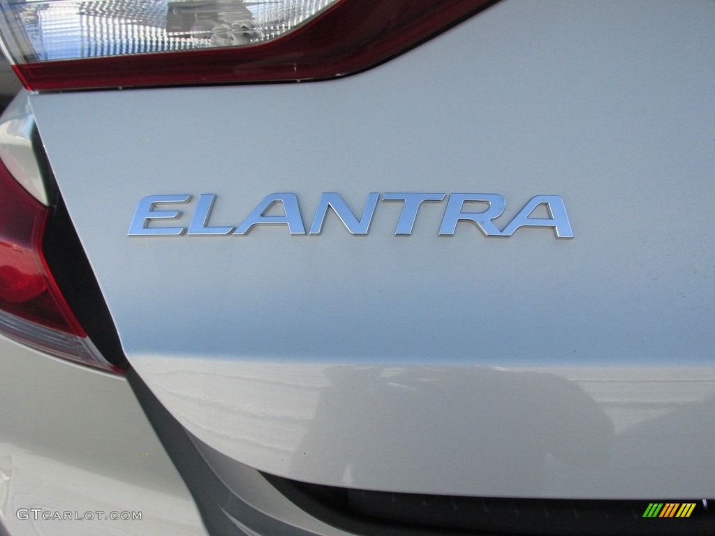 2017 Elantra SE - Beige / Beige photo #14