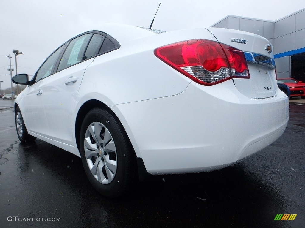 2013 Cruze LS - Summit White / Jet Black/Medium Titanium photo #5