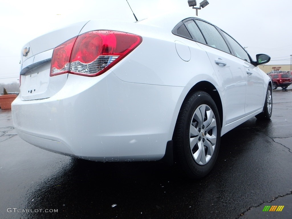 2013 Cruze LS - Summit White / Jet Black/Medium Titanium photo #8