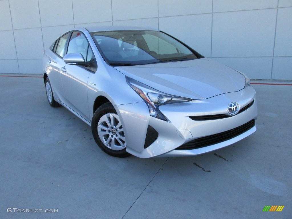 Classic Silver Metallic 2016 Toyota Prius Two Exterior Photo #111053891