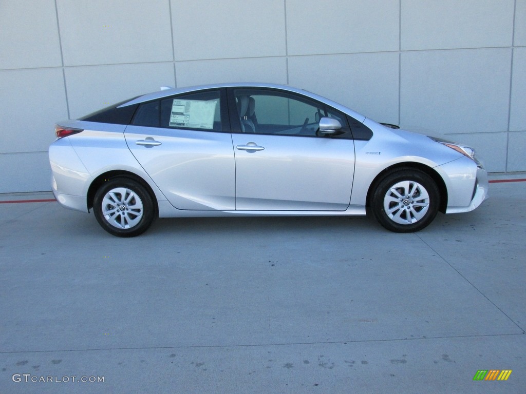 Classic Silver Metallic 2016 Toyota Prius Two Exterior Photo #111053915