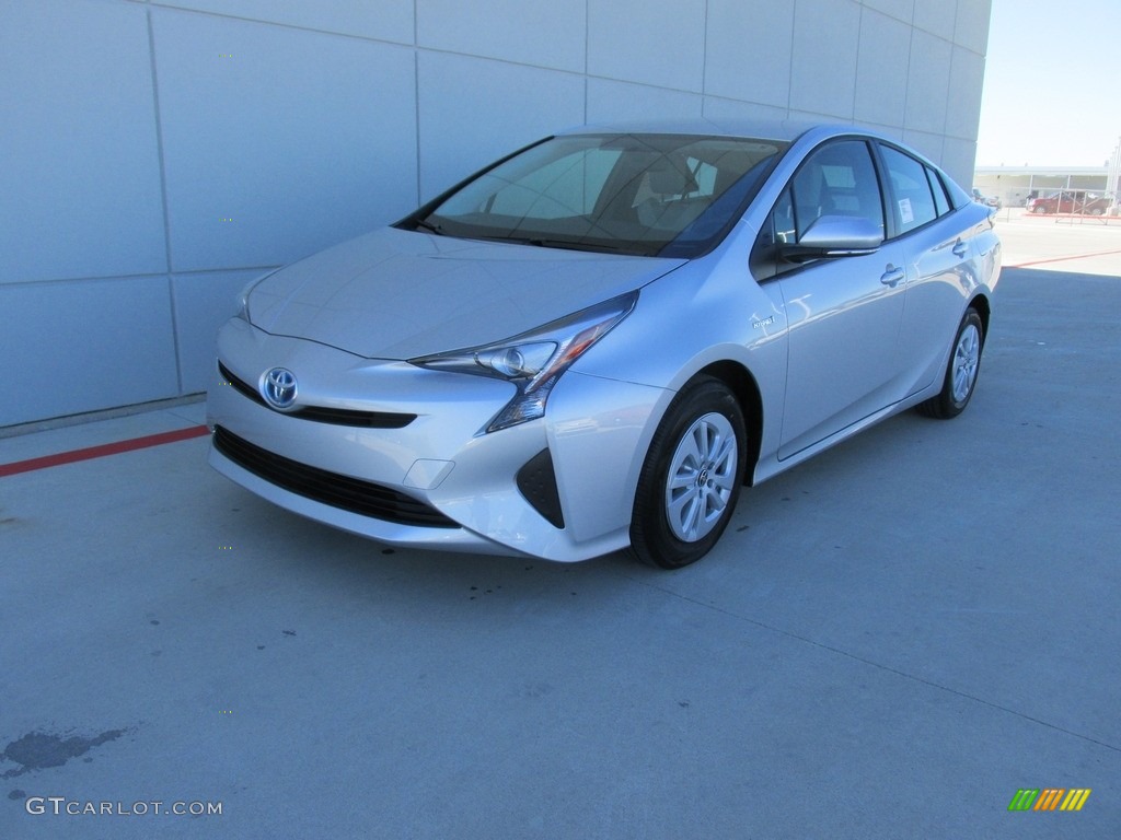 2016 Prius Two - Classic Silver Metallic / Moonstone photo #7