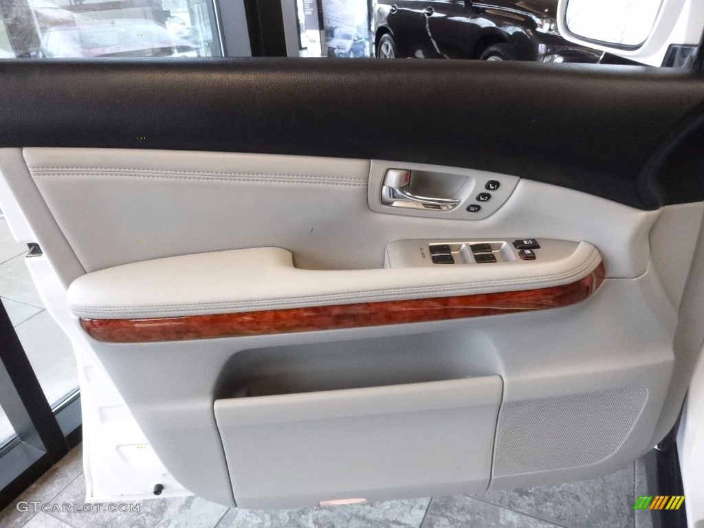2006 RX 330 AWD - Crystal White Pearl / Light Gray photo #14