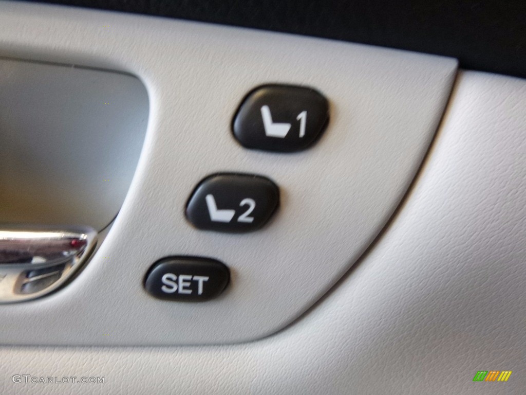 2006 RX 330 AWD - Crystal White Pearl / Light Gray photo #15