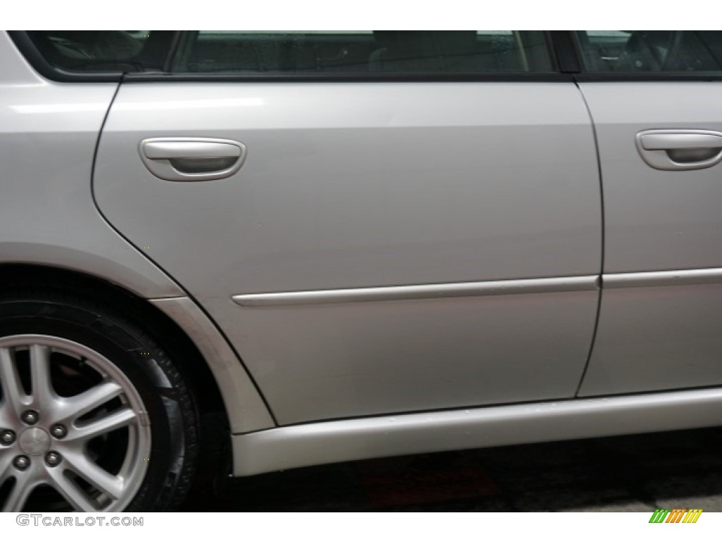 2005 Legacy 2.5i Sedan - Brilliant Silver Metallic / Charcoal Black photo #55