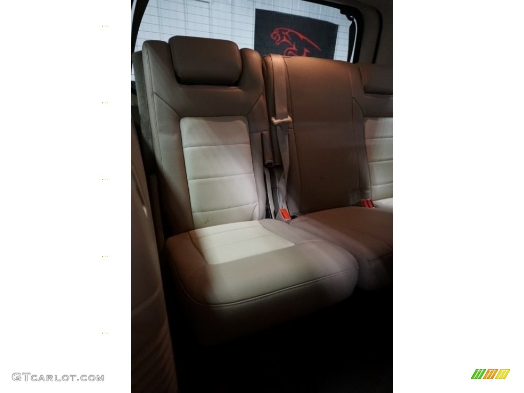 2003 Expedition Eddie Bauer 4x4 - Laser Red Tinted Metallic / Medium Parchment photo #20