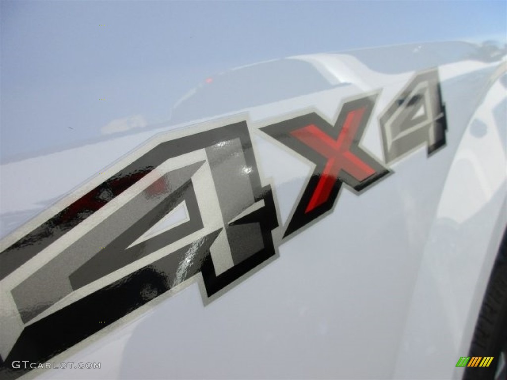 2016 F150 XLT SuperCrew 4x4 - Oxford White / Medium Earth Gray photo #10