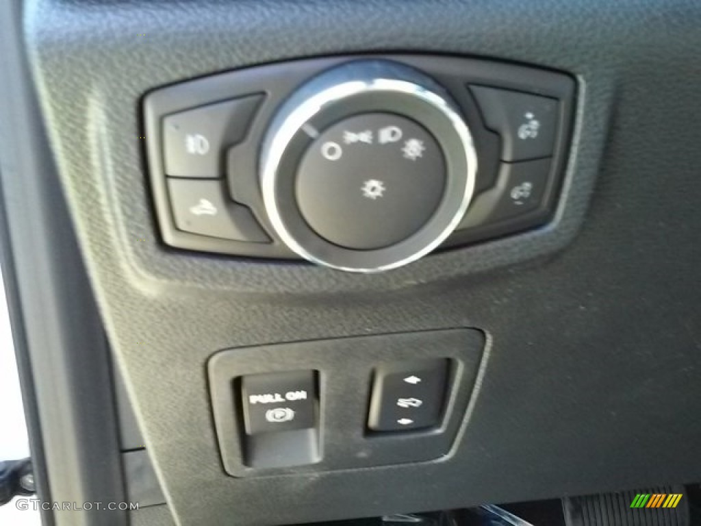 2016 F150 XLT SuperCrew - Oxford White / Black photo #30