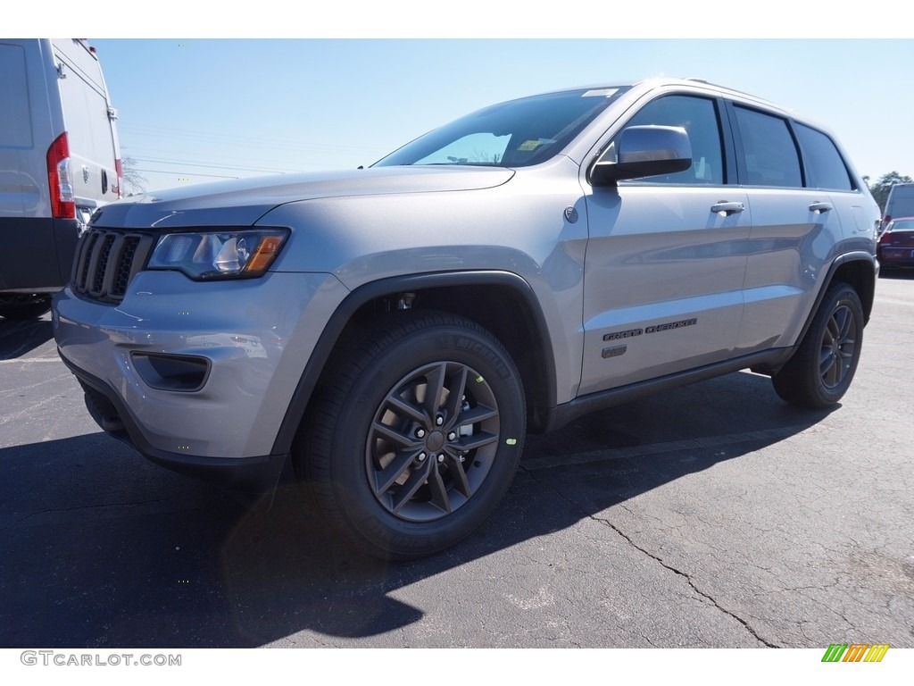 2016 Grand Cherokee 75th Anniversary Edition - Billet Silver Metallic / Black photo #1