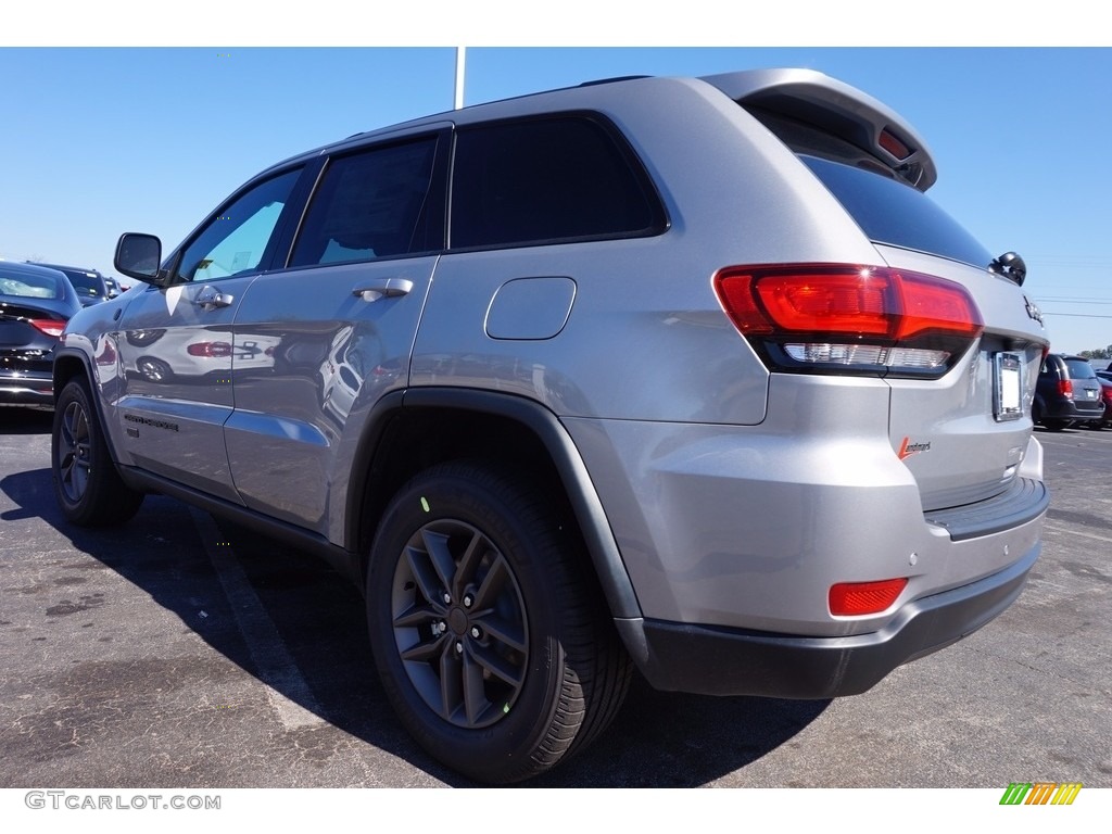 2016 Grand Cherokee 75th Anniversary Edition - Billet Silver Metallic / Black photo #2