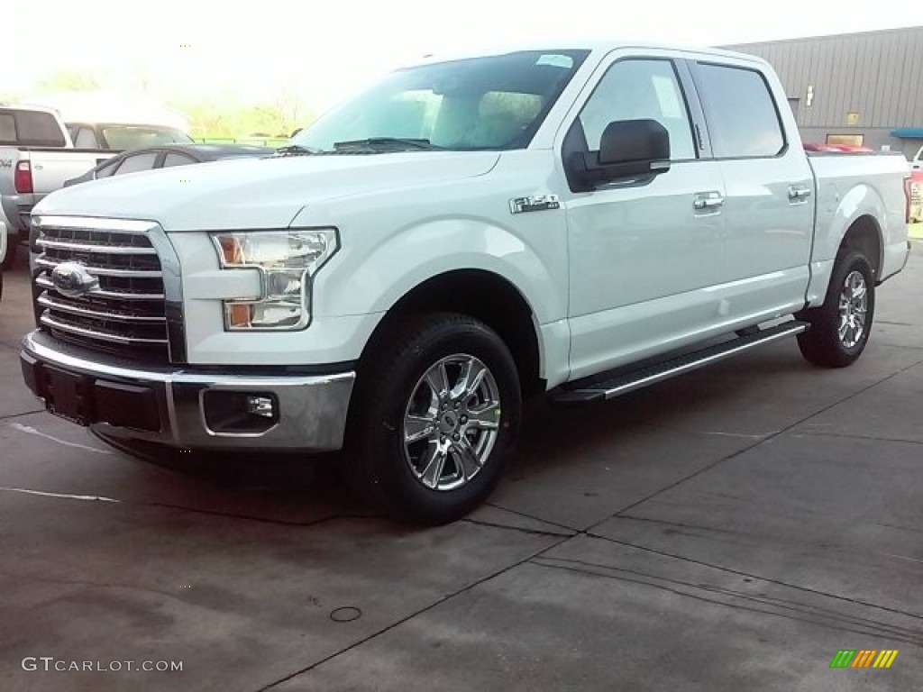 2016 F150 XLT SuperCrew - Oxford White / Medium Earth Gray photo #3