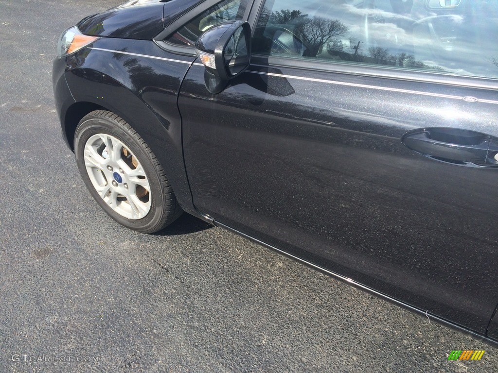 2014 Fiesta SE Hatchback - Tuxedo Black / Charcoal Black photo #35