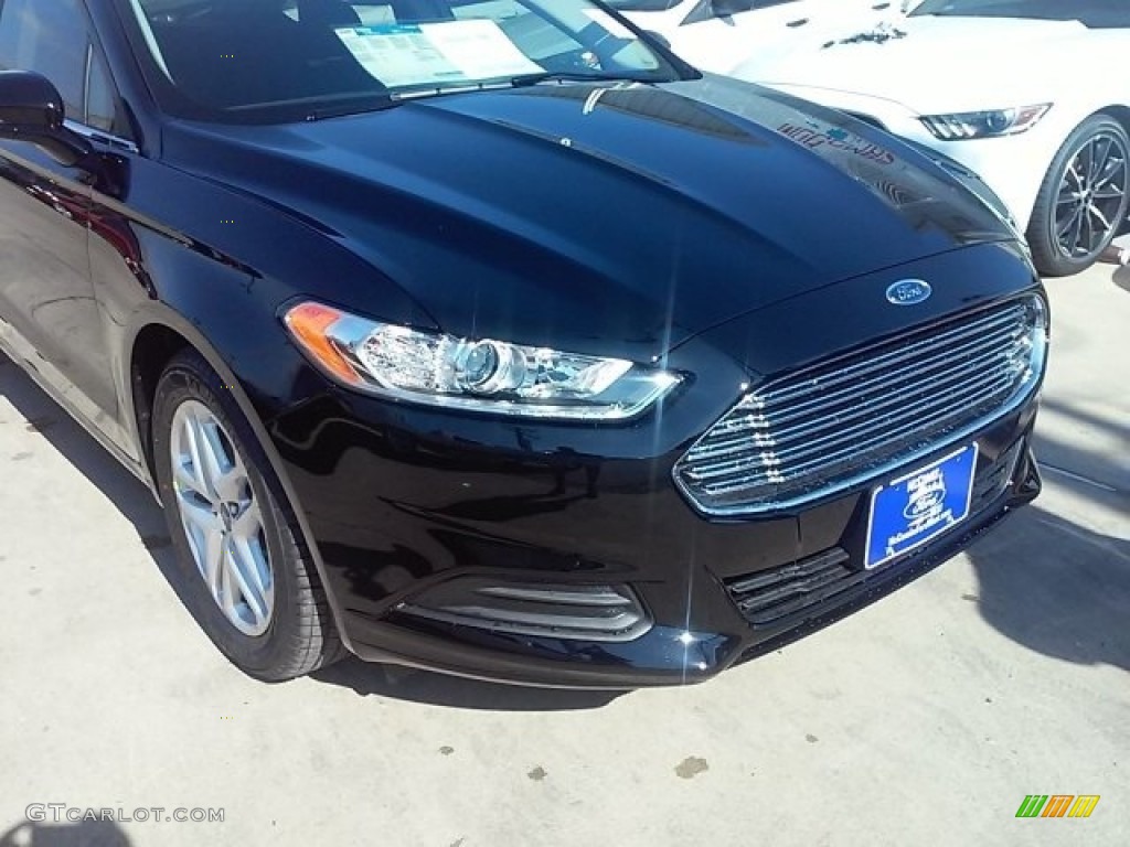 2016 Fusion SE - Shadow Black / Charcoal Black photo #3