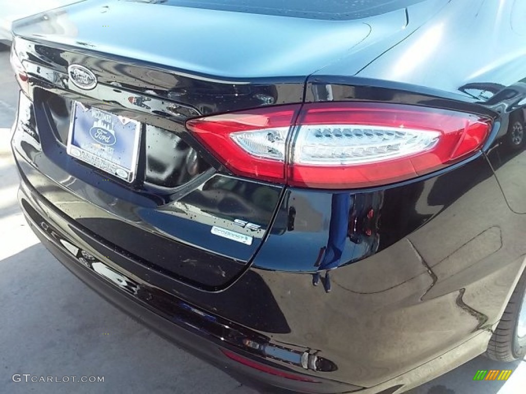 2016 Fusion SE - Shadow Black / Charcoal Black photo #11