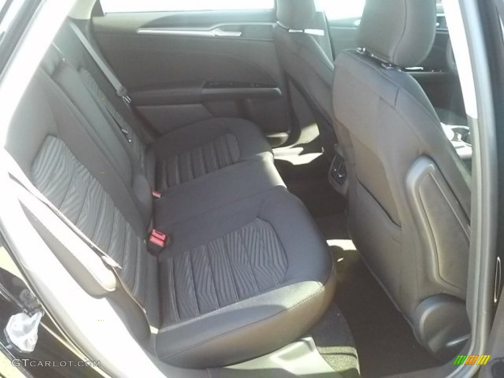 2016 Fusion SE - Shadow Black / Charcoal Black photo #13