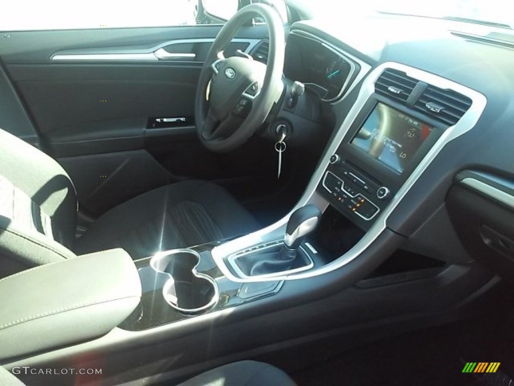 2016 Fusion SE - Shadow Black / Charcoal Black photo #15