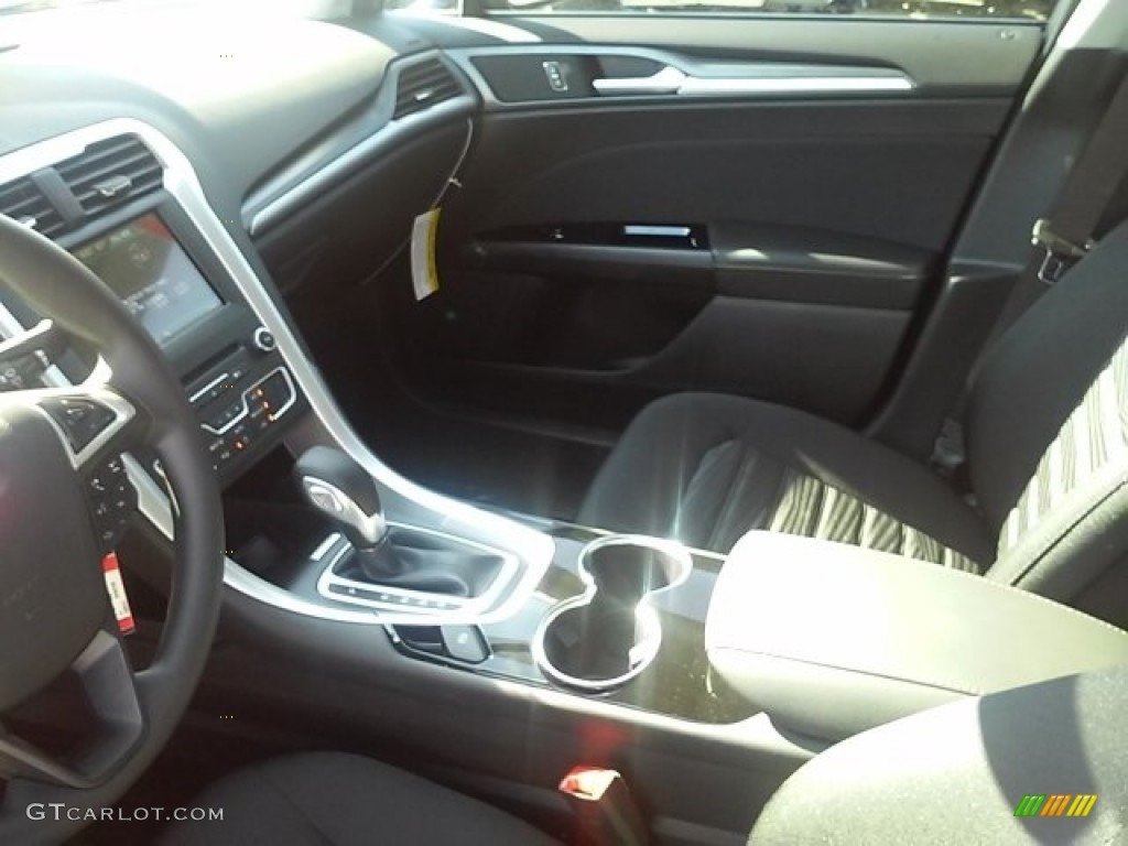 2016 Fusion SE - Shadow Black / Charcoal Black photo #21