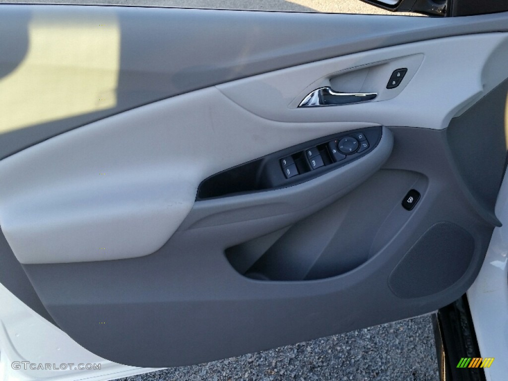 2016 Chevrolet Volt LT Light Ash/Dark Ash Door Panel Photo #111108041