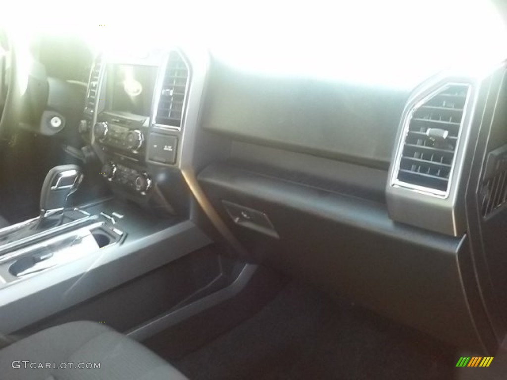 2016 F150 XLT SuperCrew - Magnetic / Black photo #17