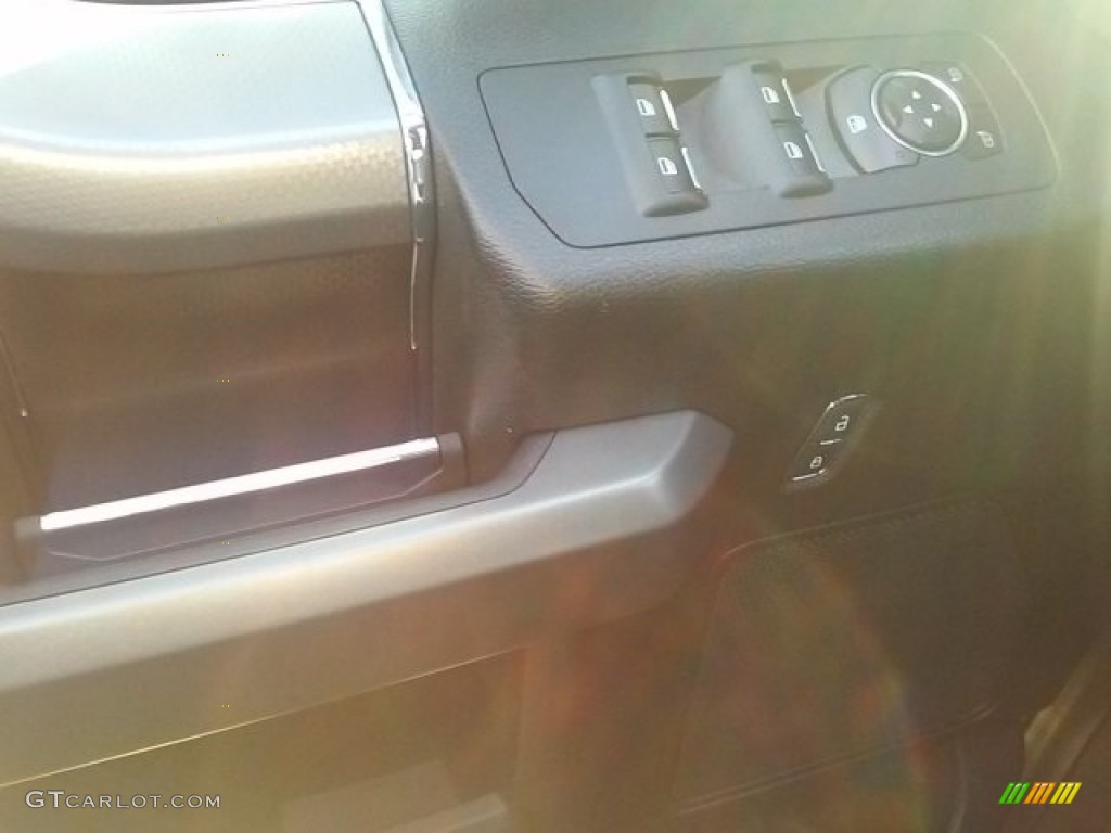 2016 F150 XLT SuperCrew - Magnetic / Black photo #25