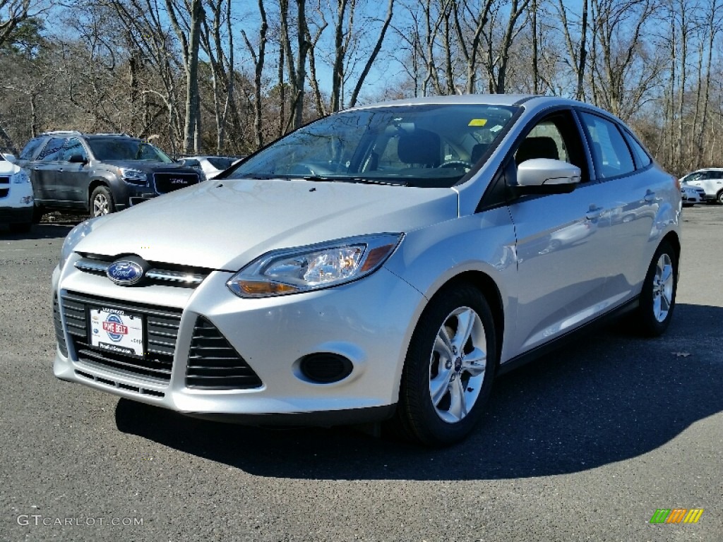 2014 Focus SE Sedan - Ingot Silver / Medium Light Stone photo #3