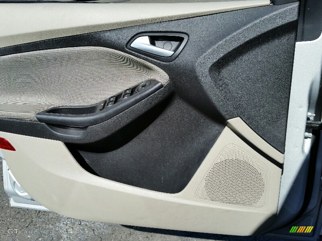 2014 Focus SE Sedan - Ingot Silver / Medium Light Stone photo #9