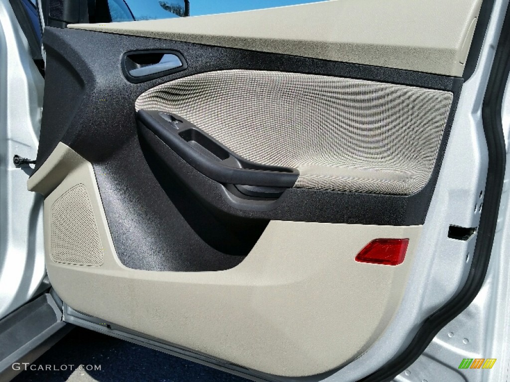 2014 Focus SE Sedan - Ingot Silver / Medium Light Stone photo #17