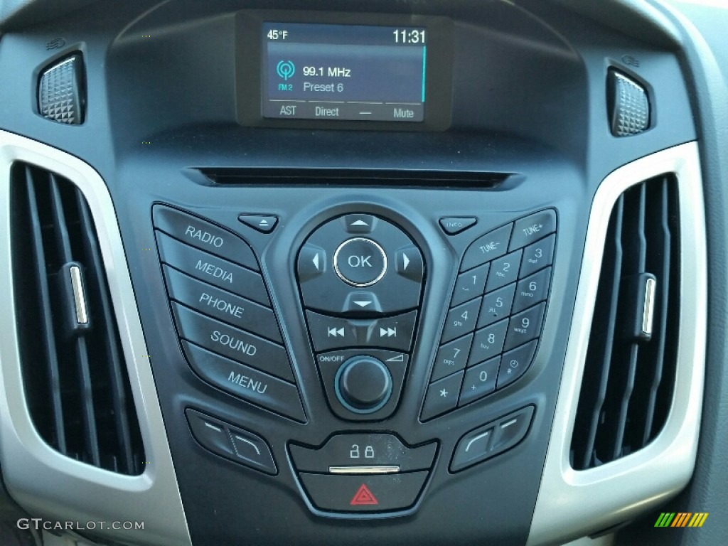 2014 Focus SE Sedan - Ingot Silver / Medium Light Stone photo #26