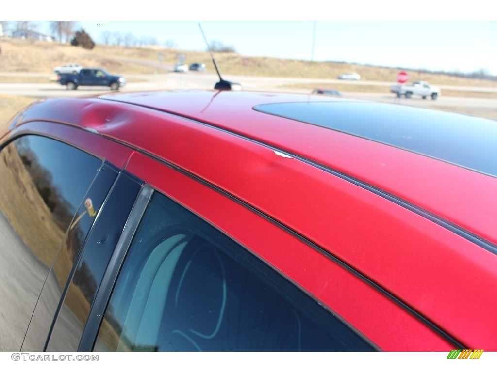 2012 Fusion SE - Red Candy Metallic / Charcoal Black photo #22