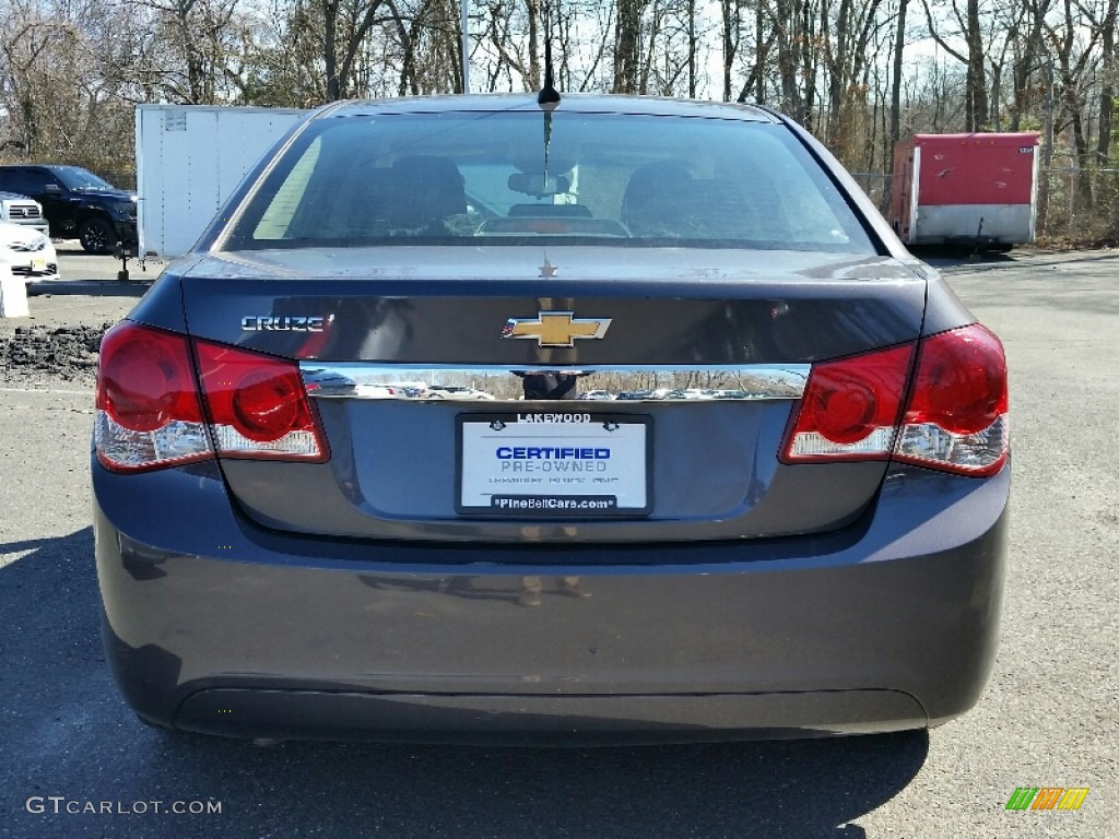 2011 Cruze LS - Taupe Gray Metallic / Jet Black/Medium Titanium photo #6