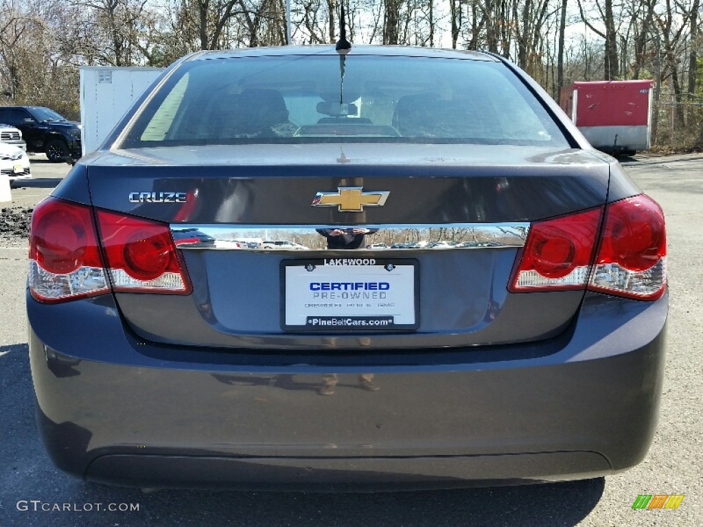 2011 Cruze LS - Taupe Gray Metallic / Jet Black/Medium Titanium photo #8