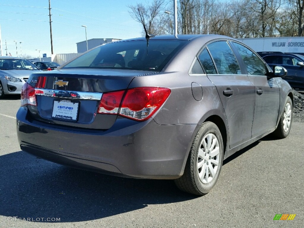 2011 Cruze LS - Taupe Gray Metallic / Jet Black/Medium Titanium photo #9