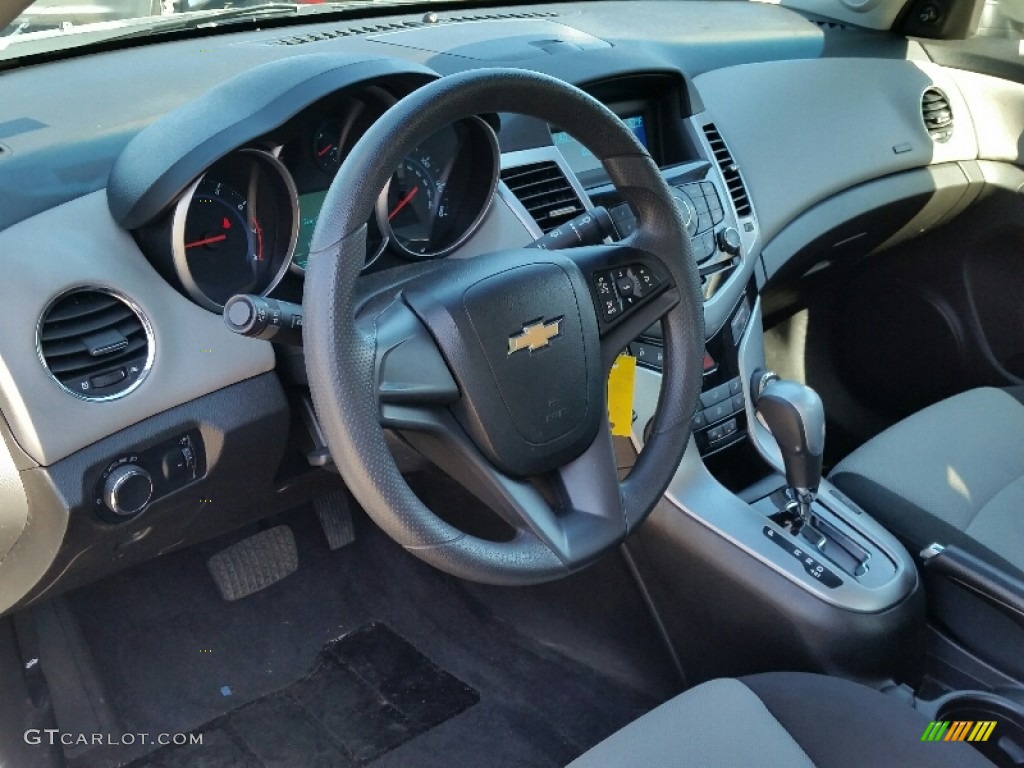 2011 Cruze LS - Taupe Gray Metallic / Jet Black/Medium Titanium photo #13