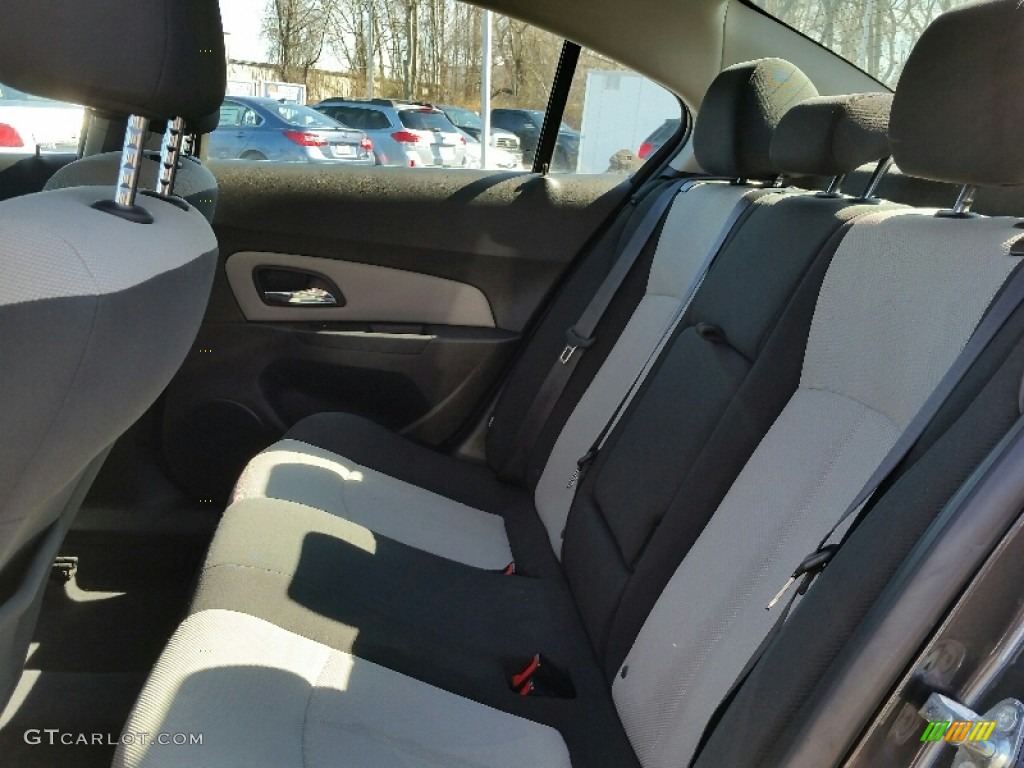 2011 Cruze LS - Taupe Gray Metallic / Jet Black/Medium Titanium photo #15