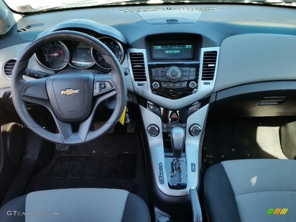 2011 Cruze LS - Taupe Gray Metallic / Jet Black/Medium Titanium photo #17