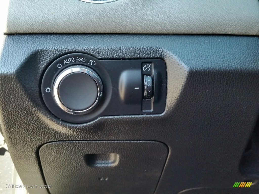 2011 Cruze LS - Taupe Gray Metallic / Jet Black/Medium Titanium photo #23