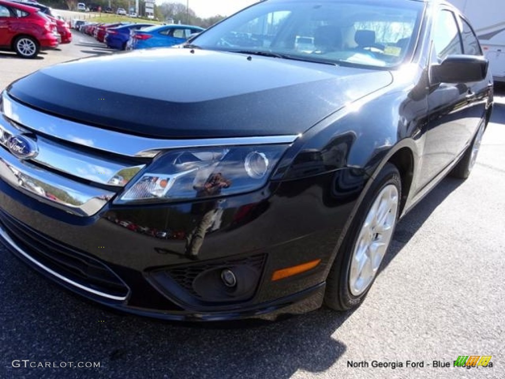 2011 Fusion SE V6 - Tuxedo Black Metallic / Medium Light Stone photo #33