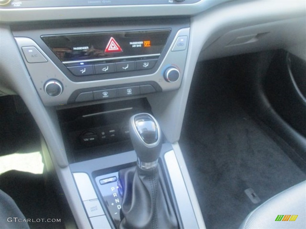 2017 Elantra SE - Gray / Gray photo #22