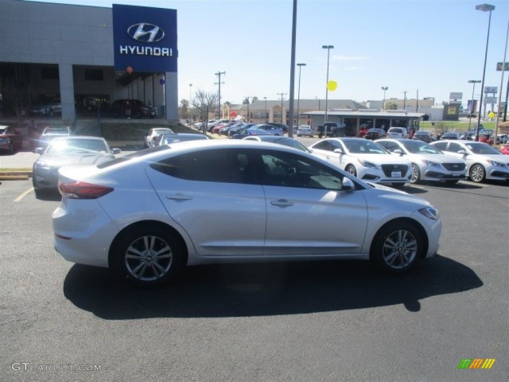 2017 Elantra SE - Silver / Gray photo #11