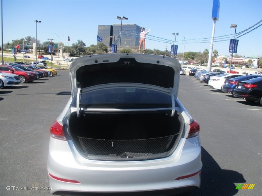 2017 Elantra SE - Silver / Gray photo #17