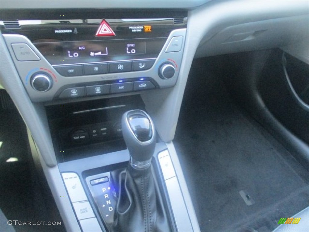 2017 Elantra SE - Silver / Gray photo #19