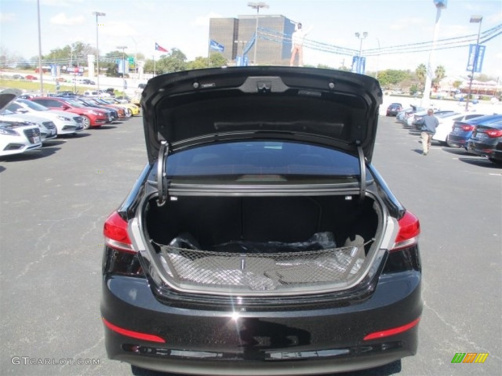 2017 Elantra SE - Black / Beige photo #17