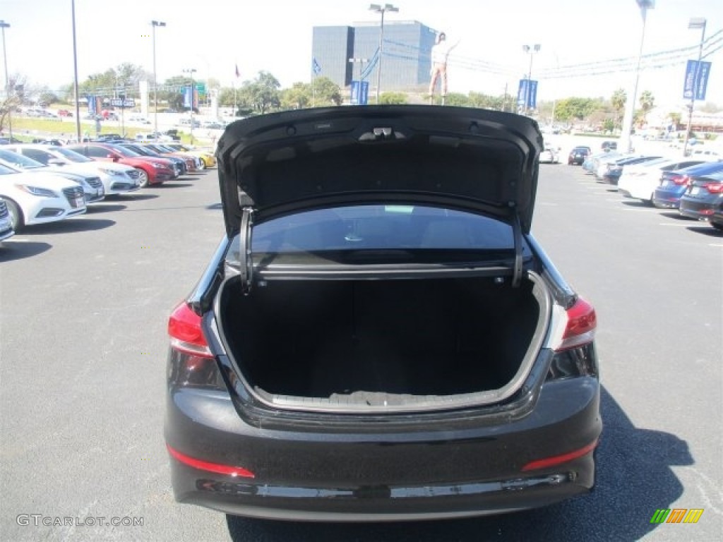 2017 Elantra SE - Black / Gray photo #17