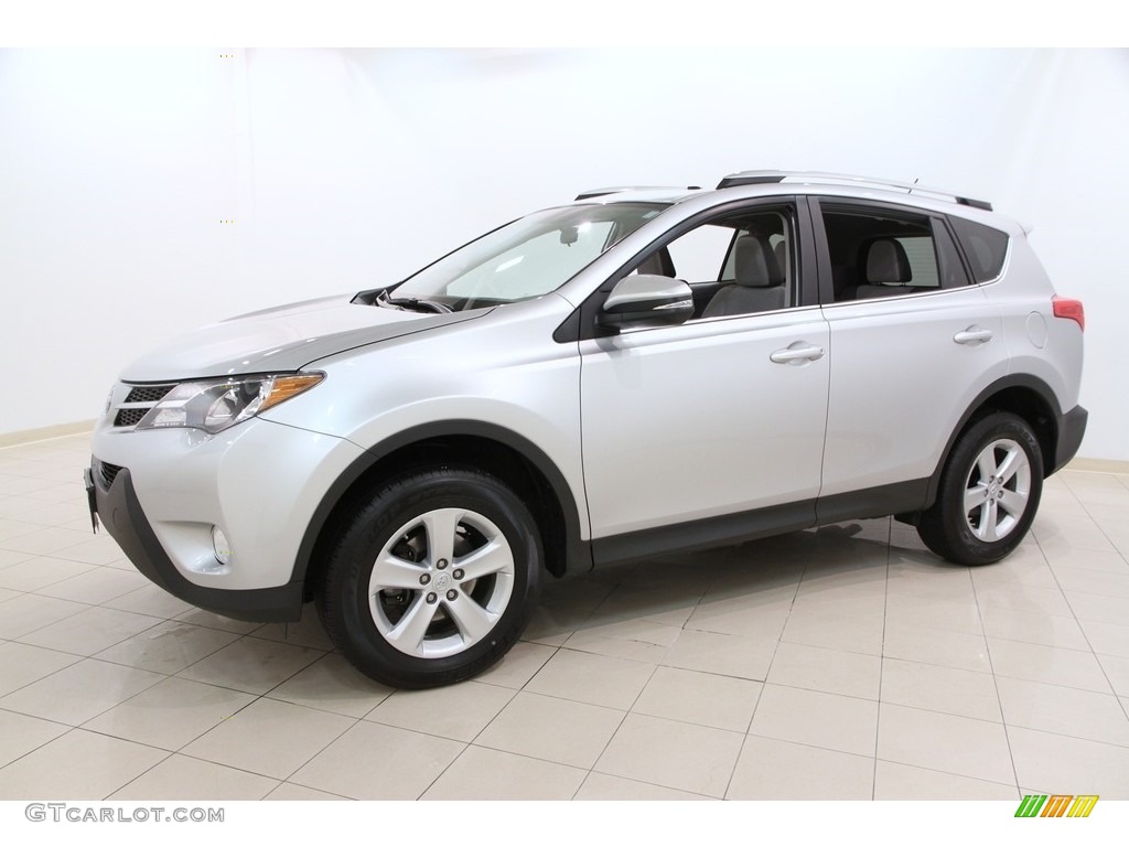 2013 RAV4 XLE AWD - Classic Silver Metallic / Ash photo #3